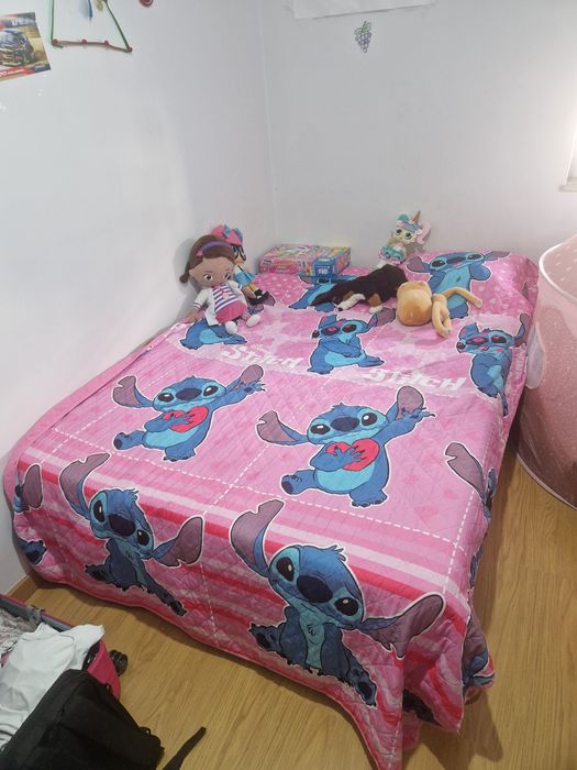 Estrado com colchão novo