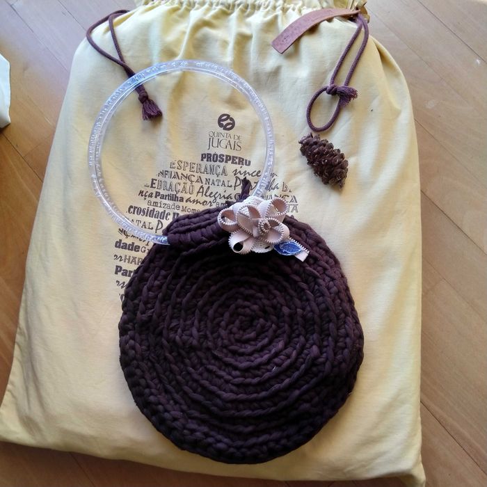 Mala em croché artesanal preta