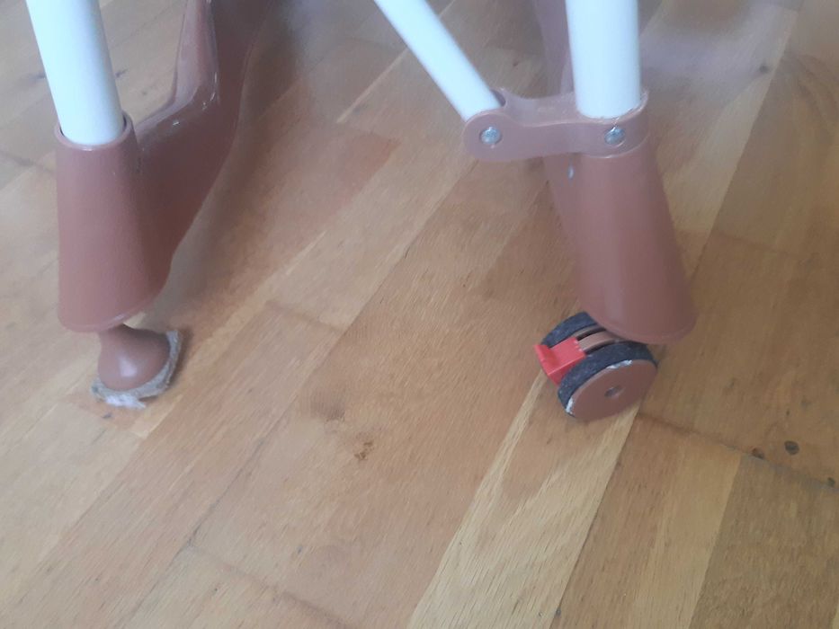 Fotelik do jedzenia dla dziecka