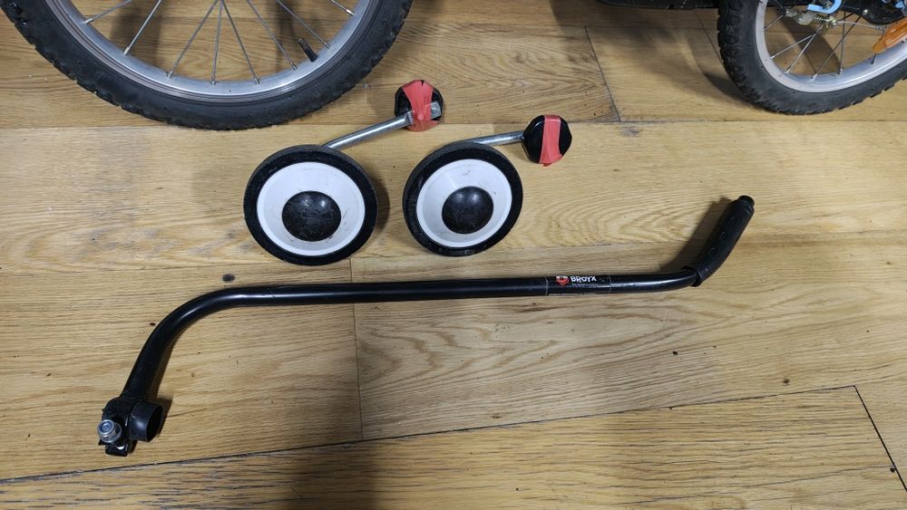 Rower dla dzieci 16" + kółka podtrzymujące  + drążek do nauki jazdy