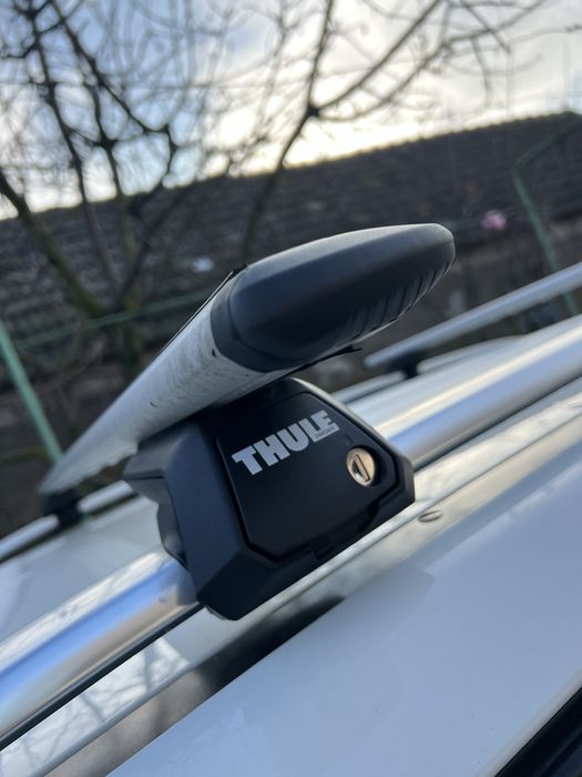 Багажник на авто Thule Touring L