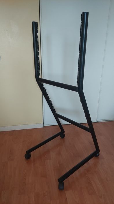Rack/stand com rodas para estúdio som/música QUIK LOK 20u 19" RS654