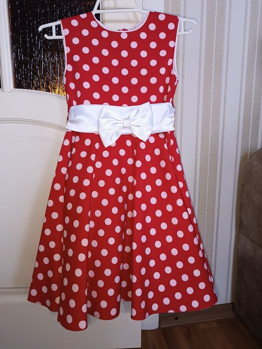 Нарядна сукня для дівчинки