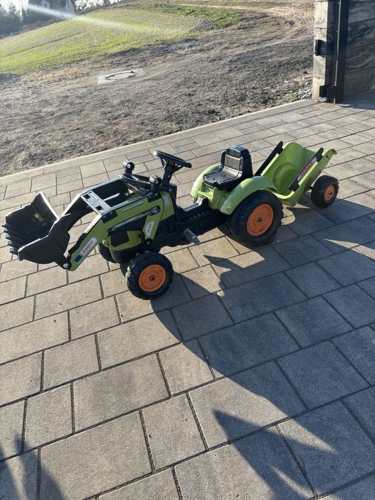 Traktor na pedały claas dla 3 latka