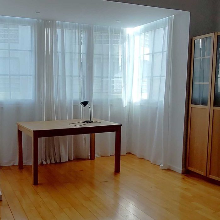 T2 Lisboa/Lumiar (literalmente) em frente ao metro das Conchas