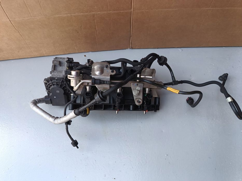 renault captur i 13r- 0.9 tce kolektor ssący wtryski komplet 140032844r