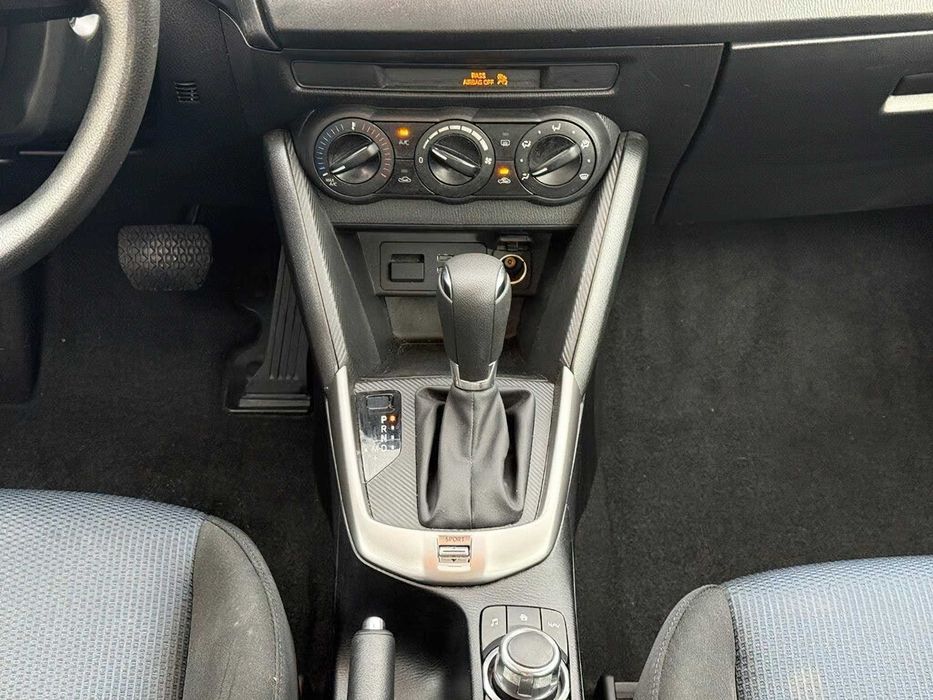 Toyota Yaris L      2019
