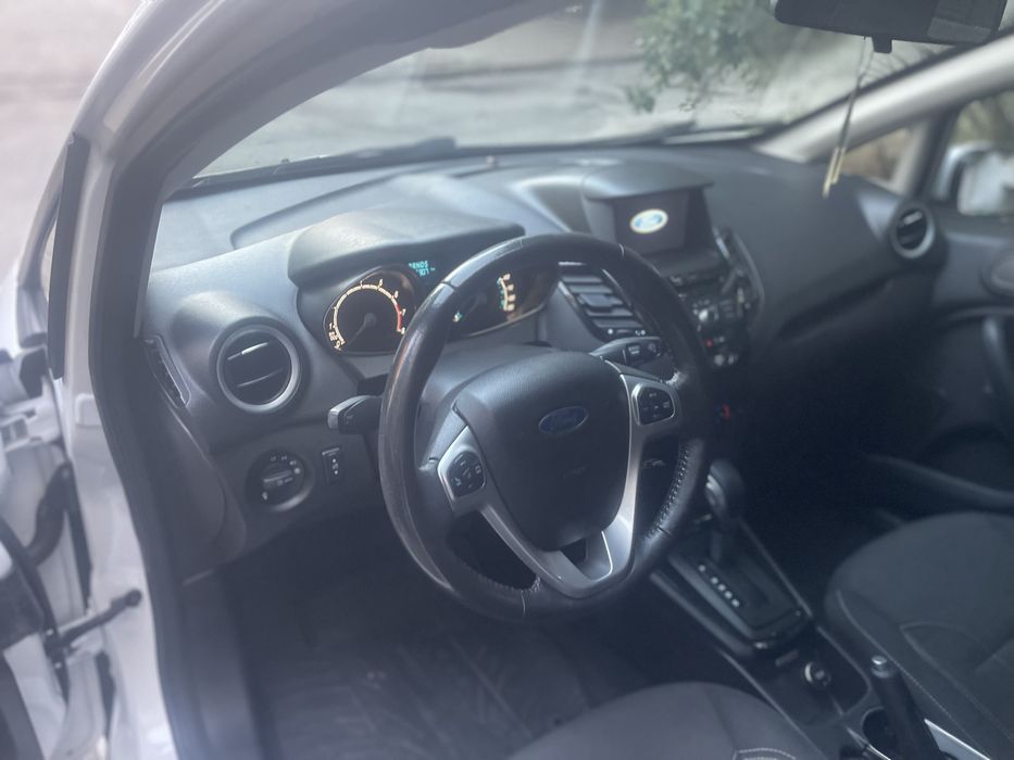 Ford Fiesta SE 1.6 automat