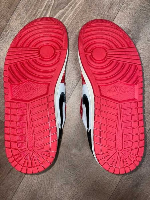 Jordan 1 Retro Low OG Trophy Room Rookie Card Away R.44