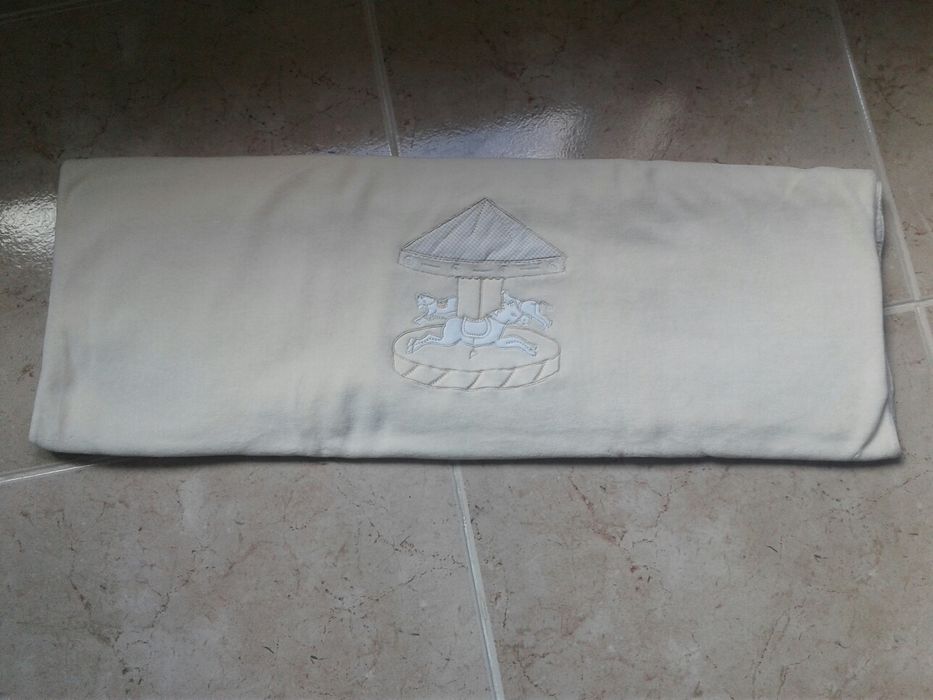 OPORTUNIDADE Mantinha Bege para Bebé Berço/ Ovo Como Nova