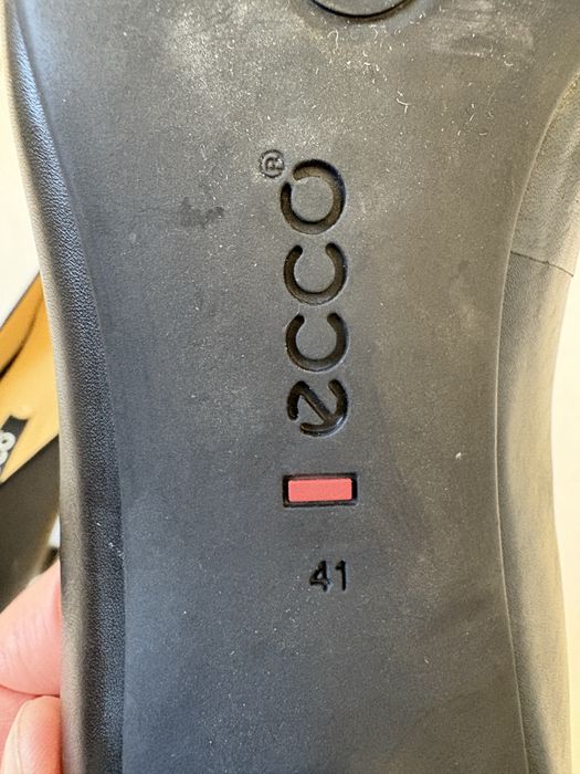 Шкіряні туфлі-човники  ECCO (41 р)