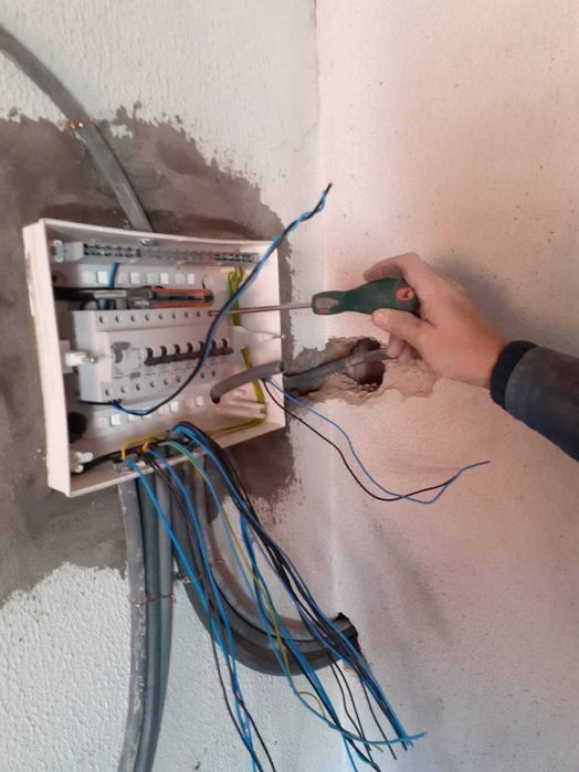 Eletricistas e Picheleiros - Porto e Arredores, Orçamento Grátis