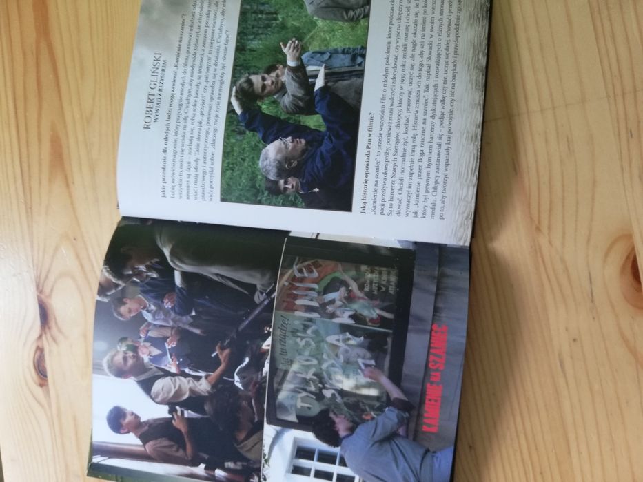 Kamienie na szaniec. Płyta DVD wraz z książką