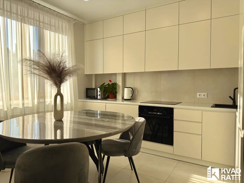 Продаж просторої однокімнатної квартири з ремонтом у Європейське  Сіті