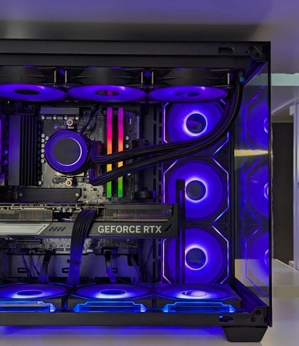 Ryzen 9800X3D/32GB DDR5/SSD de 2TB/RTX 5080 16GB
E
eliasbernhagen