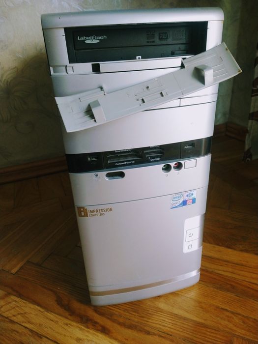 Корпус системного блоку