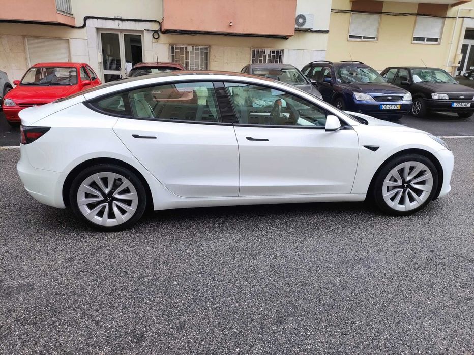 TESLA MODEL 3 a Venda -Otima Oferta -Pouco Uso - Aproveite