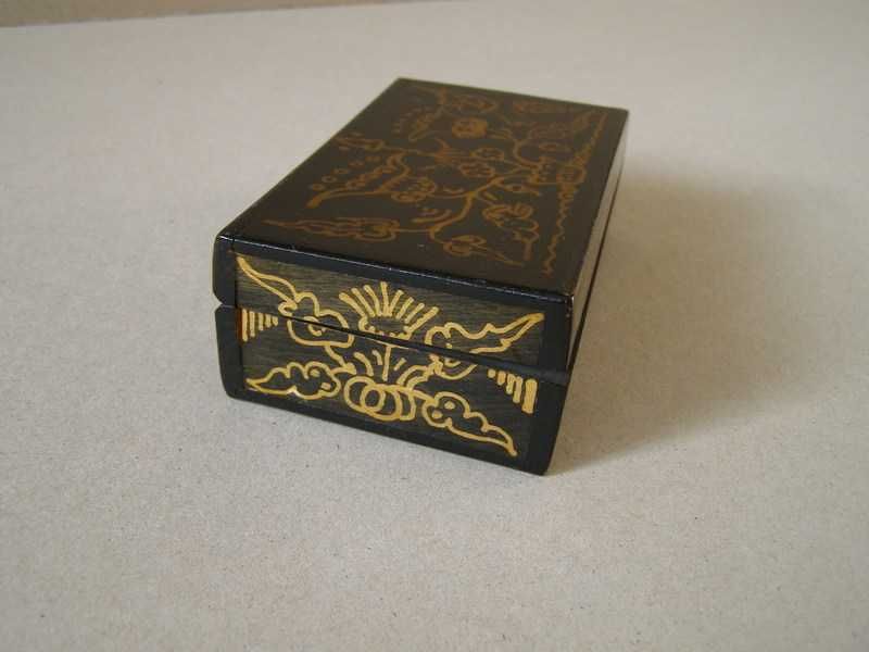 Warsztaty Krakowskie - kasetka batikowa oraz teczka portfelowa.