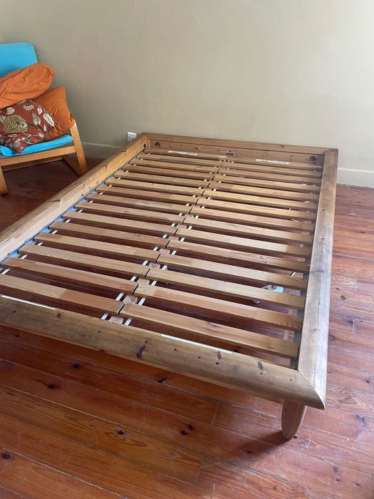 Cama casal estilo japonês madeira maciça