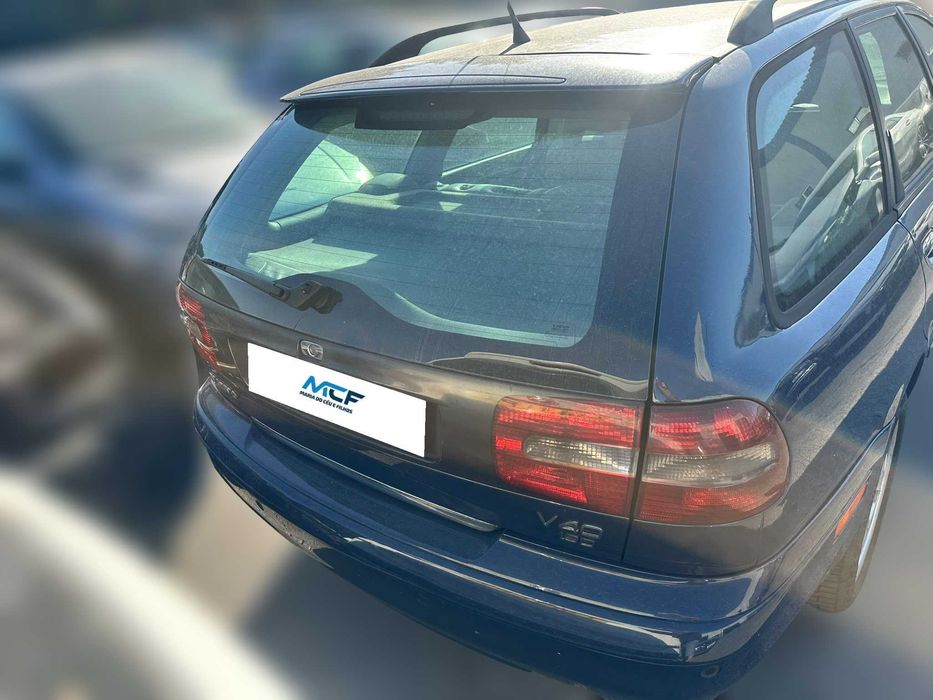 VOLVO V40 Carrinha (VW, 645) 1.9 DI Diesel 115 cv  85 kW 2000 - 2004 D 4192 T3 para peças
