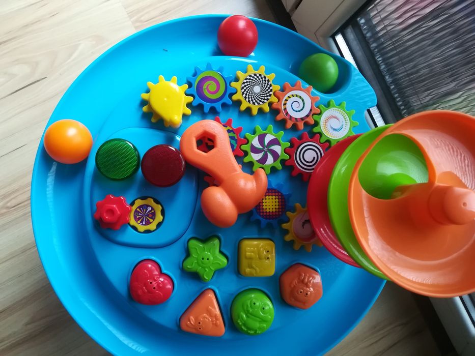 Stolik interaktywny smilki ze zjeżdżalnią