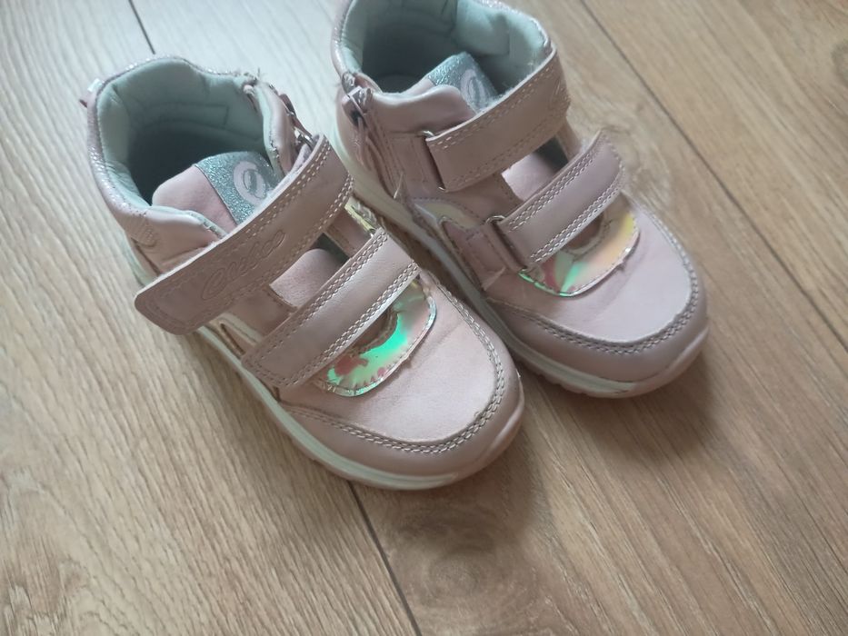 Buty przejściowe rozmiar 25