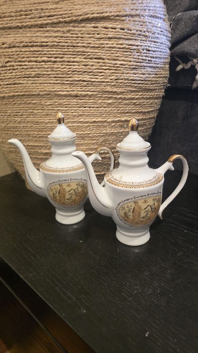 Par de Miniaturas Bules em Porcelana de Limoges (França)