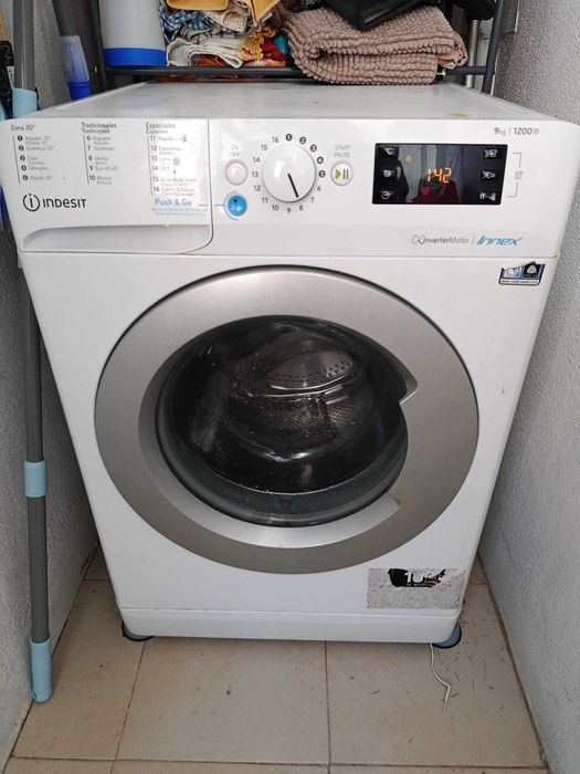 Máquina de lavar roupa Indesit 9 kgs