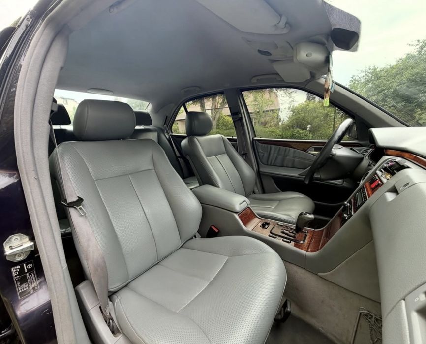 Продам Mercedes-Benz 210