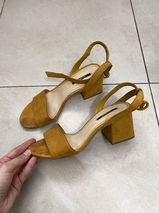 Босоніжки pull&bear