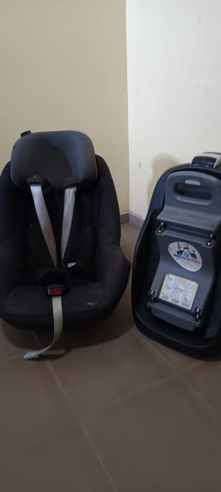 Fotelik Maxi Cosi Pearl plus baza