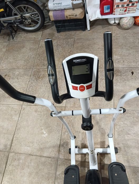 Bicicleta elíptica em bom estado e a funcionar