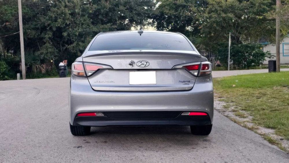 Hyundai Sonata Hybrid Limited      2017