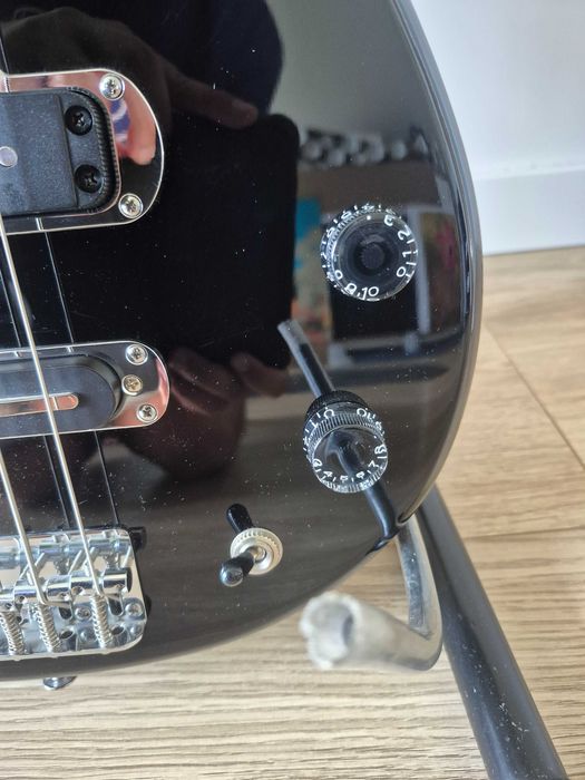 Gitara basowa 5-strunowa YAMAHA (model BB425) - stan idealny + DODATKI