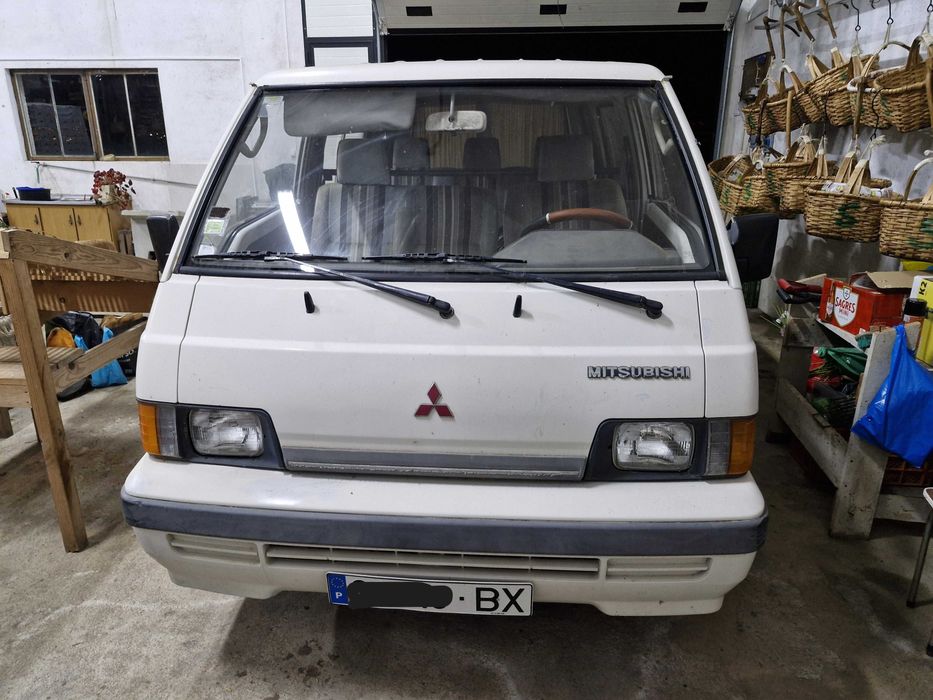 Mitsubishi L300, em bom estado