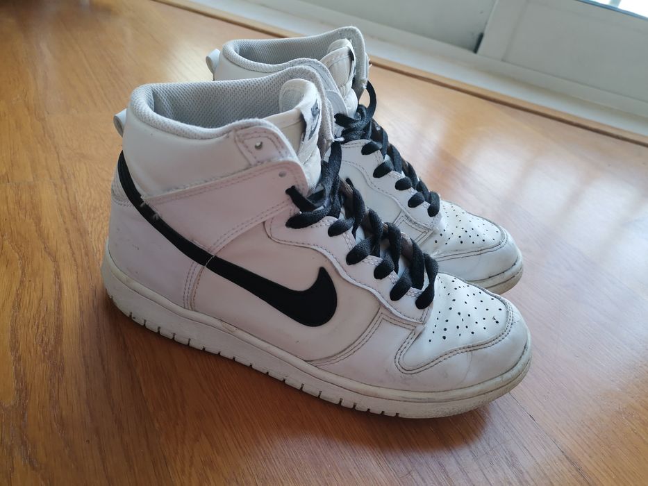 White Nike Dunk High Top Shoes 38,5