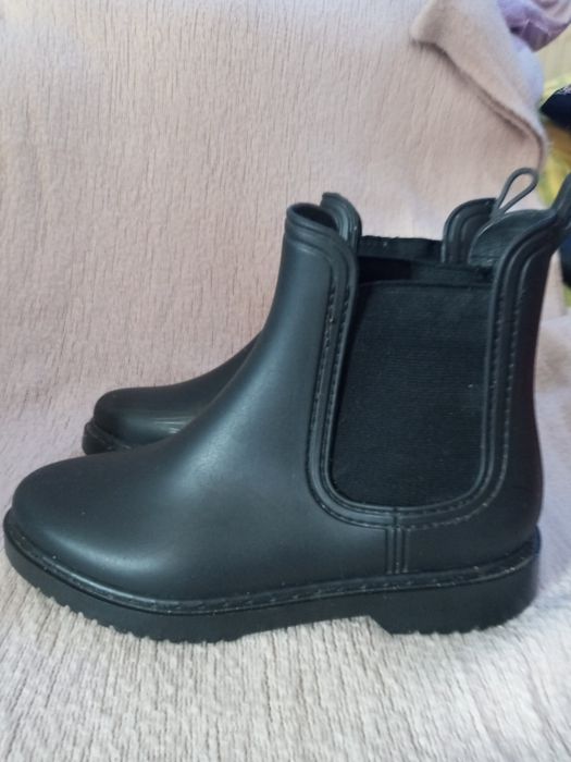 Uniwersalne obuwie nieprzemakalne 40
