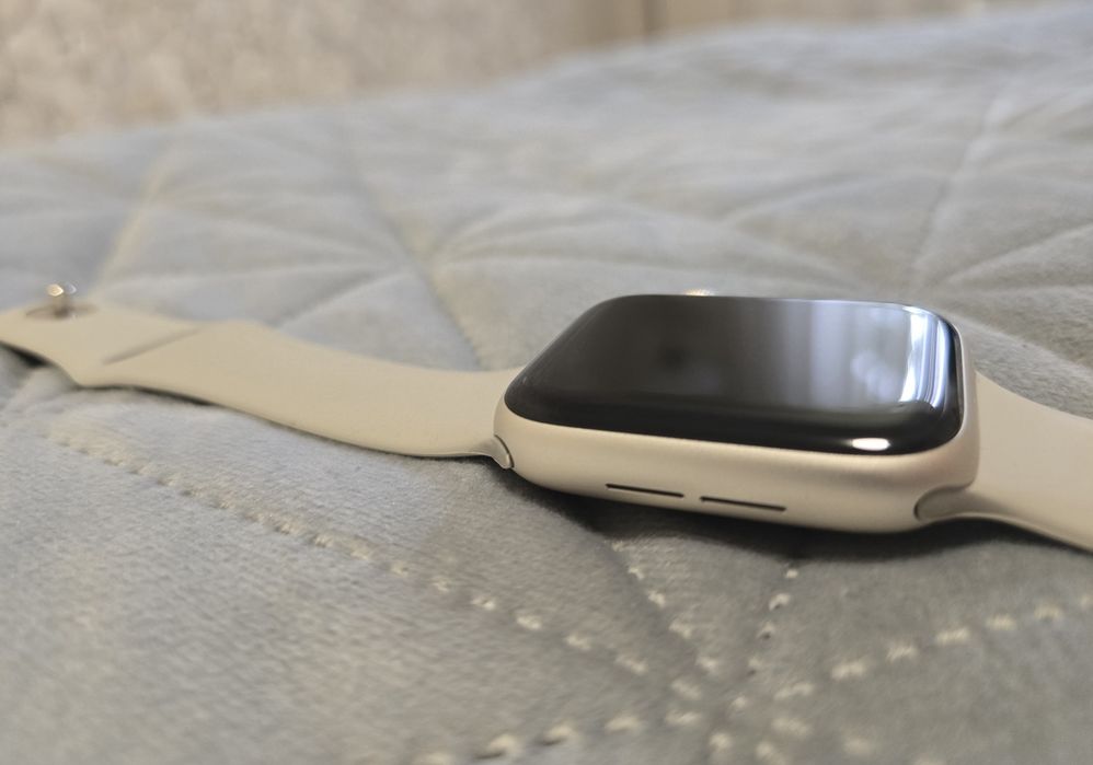 Apple Watch SE 2 44mm Starlight 100% батарея