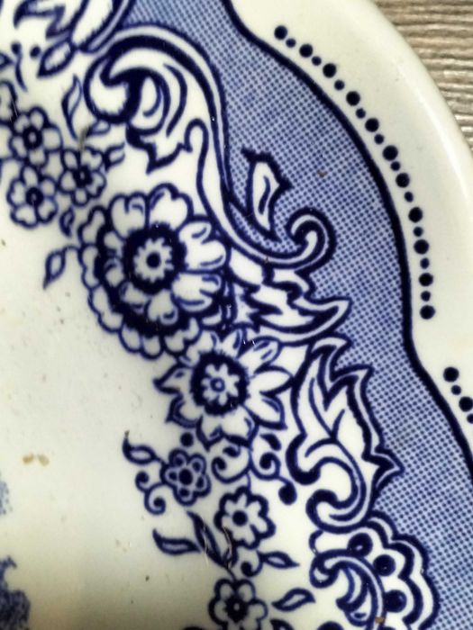 Talerz ozdobny w piękny wzor