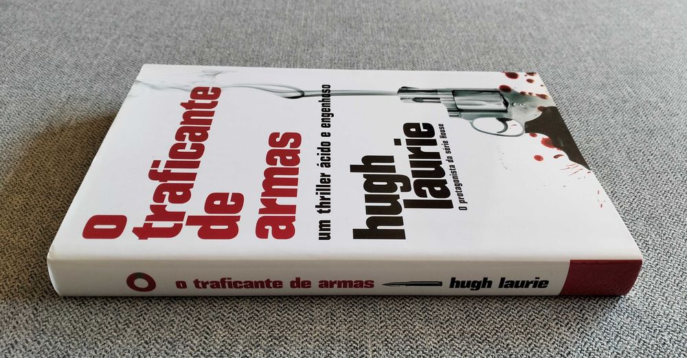 Livro "O traficante de armas" Hugh Laurie