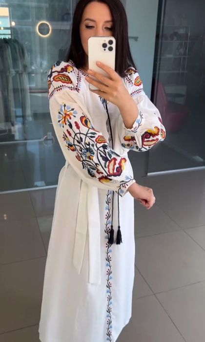 Вишита бавовняна сукня