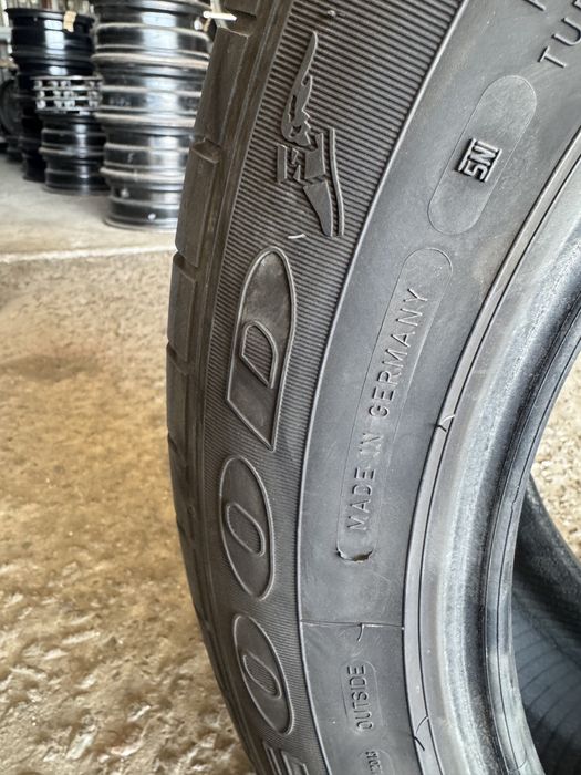 Резина, шини є GoodyYear Eagle F1 255/50 R19