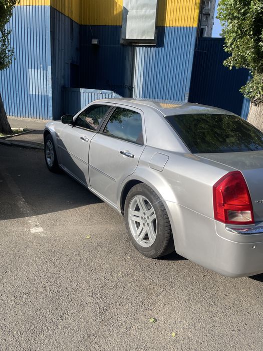 Крайслер 300с 2,72 обьем