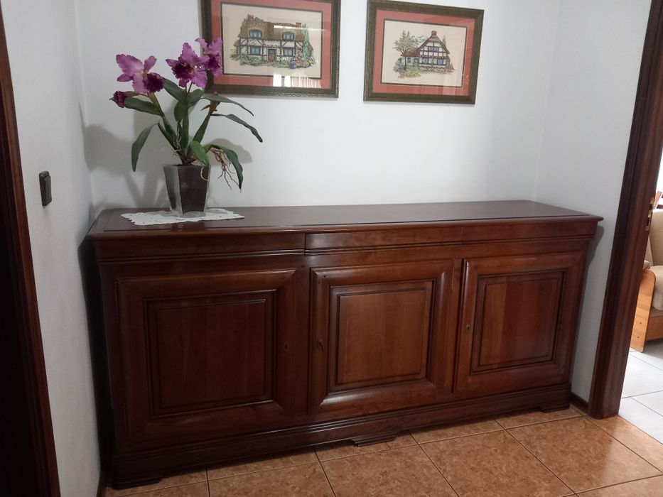 Aparador em Cerejeira