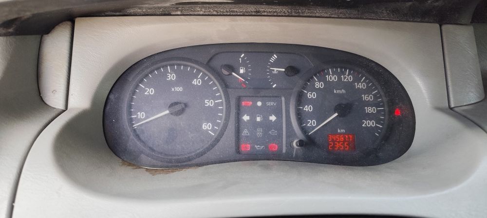 Renault Trafic 2003 comercial 3 lugares | motor novo | embraiagem nova | inspeção