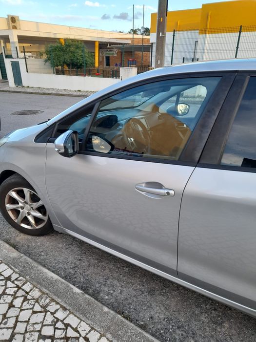 Peugeot 208 1.6 HDi