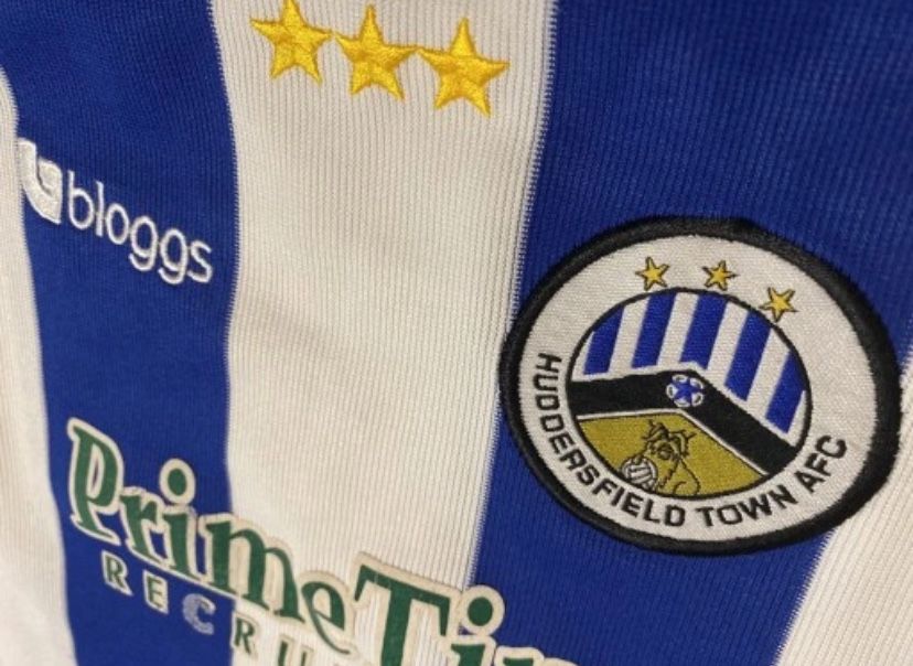 Huddersfield Town 2001/2002 Bloggs M