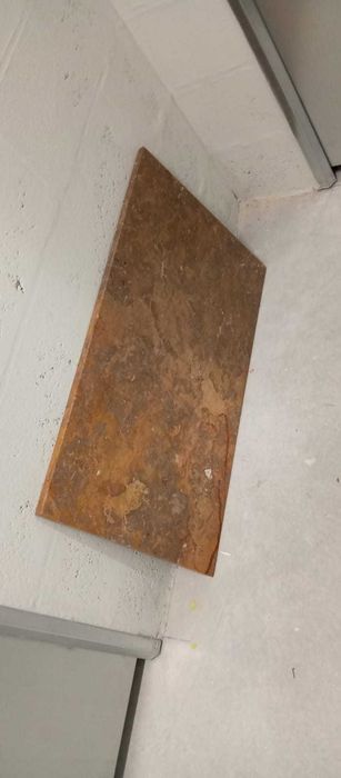 Pedra de Mármore, em bom estado, usada como tampo de mesa