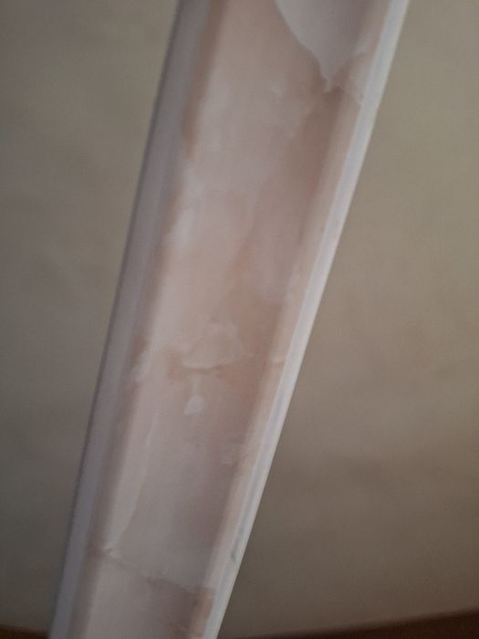 Кухонный  плинтус для столешницы.