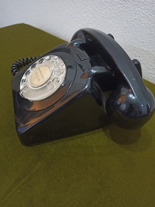 Telefone antigo disco preto